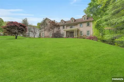 501 Clinton Ave, Wyckoff, NJ 07481