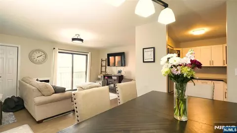 651 Riverside #A7, Lyndhurst, NJ 07071