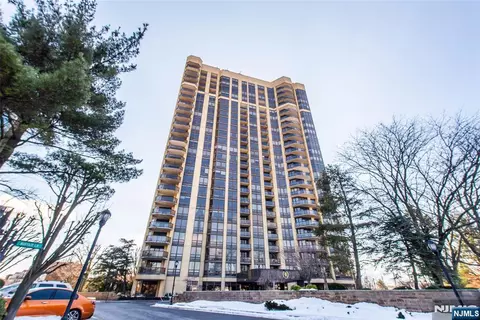 900 Palisade #18N, Fort Lee, NJ 07024