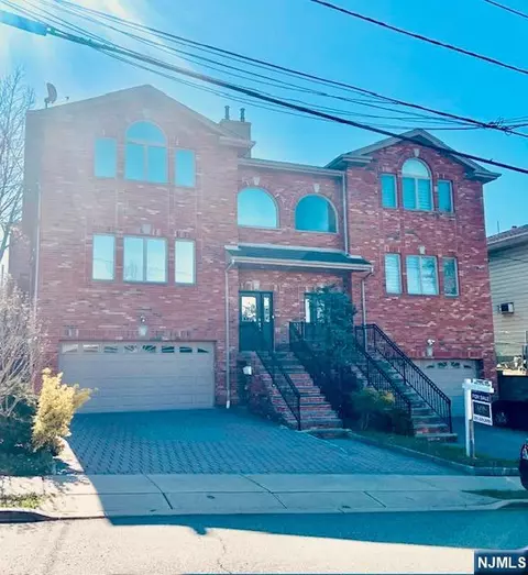 212 7th St #A, Palisades Park, NJ 07650