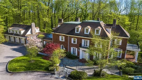 5 Rocky Way, West Orange, NJ 07052