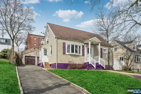 179 Prospect St, Hasbrouck Heights, NJ 07604