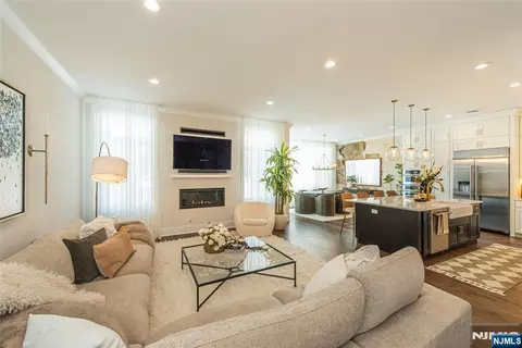 23 Royal Birkdale Ct #23, River Vale, NJ 07675