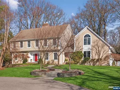 70 Hummingbird Ct, Wyckoff, NJ 07481
