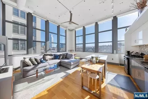50 Dey St #426, Jersey City, NJ 07306