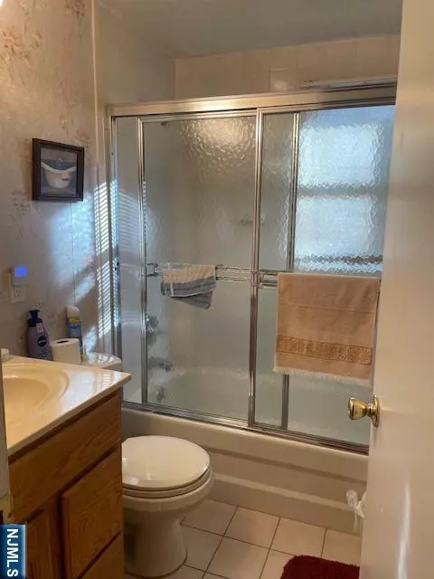 Bath - 82 Azalea St, Paramus, NJ 07652 photo 1 of 2