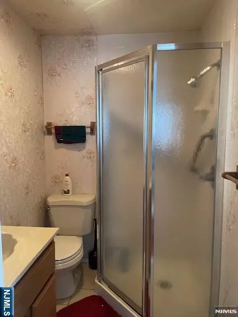 Bath - 82 Azalea St, Paramus, NJ 07652 photo 1 of 2