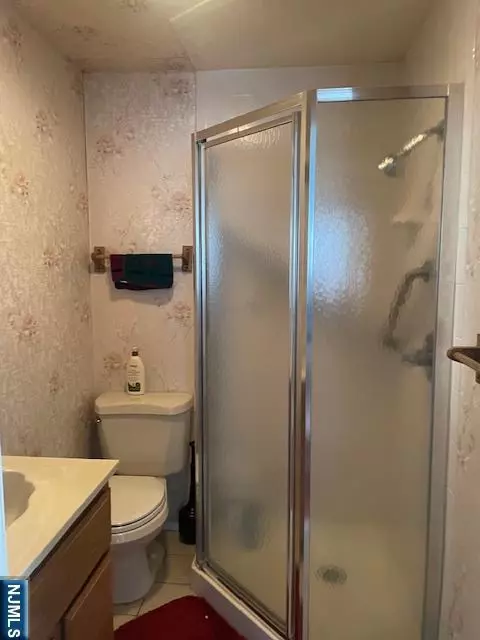 Bath - 82 Azalea St, Paramus, NJ 07652 photo 2 of 2