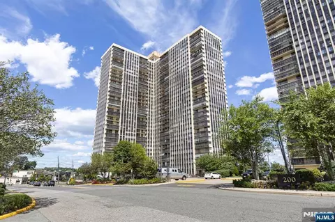 300 Winston Dr #1521, Cliffside Park, NJ 07010