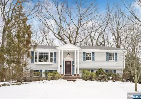 49 School St, Township Of Washington, NJ 07676