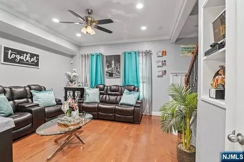 7 Martin St, Paterson, NJ 07501