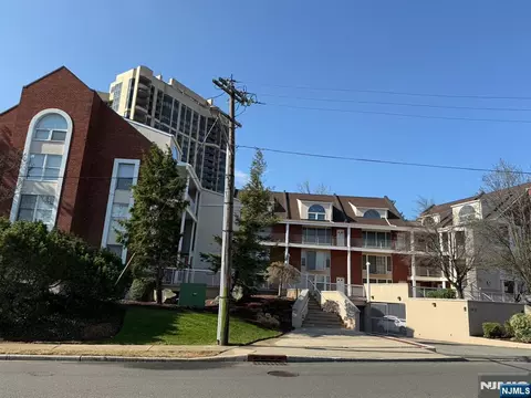 1018 Palisade #15, Fort Lee, NJ 07024