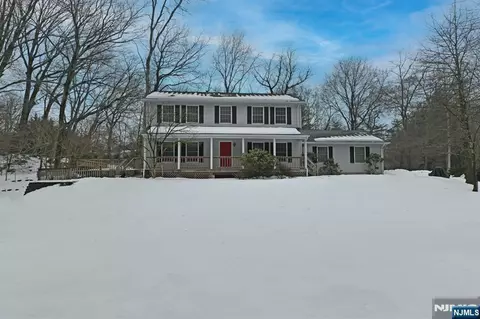 468 Old Tappan Rd, Old Tappan, NJ 07675