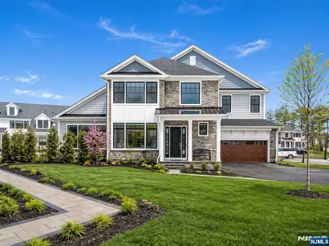 61 Woodmont Cir, River Vale, NJ 07675