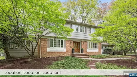 112 Edgewood Rd, Allendale, NJ 07401