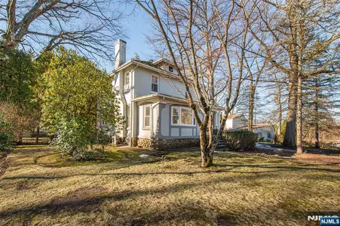 181 Ridge Ave, Park Ridge, NJ 07656
