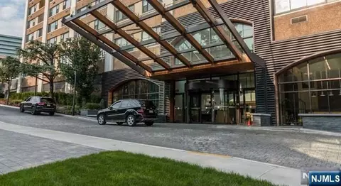 250 Gorge Rd #7-H, Cliffside Park, NJ 07010
