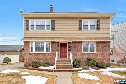 712 Meyer Ave, Lyndhurst, NJ 07071