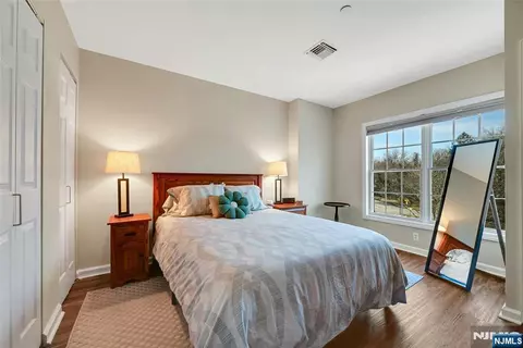 Bedroom - 189 Forest Ave #216, Paramus, NJ 07652 photo 2 of 2