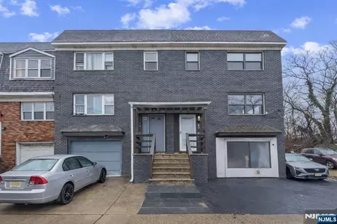 82 Garfield Ave, Jersey City, NJ 07305
