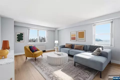6600 Boulevard E #15D, West New York, NJ 07093