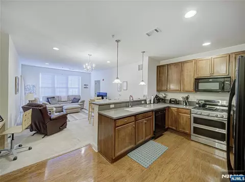 8217 Sanctuary Blvd #8, Riverdale, NJ 07457