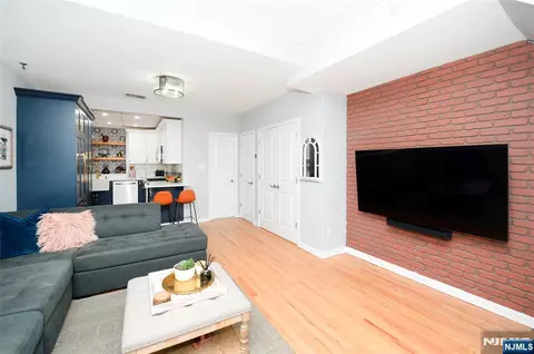 186 Wayne St #119D, Jersey City, NJ 07302