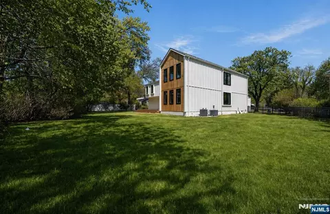 Exterior - 23 Cherry Ct, Cresskill, NJ 07626 photo 3 of 3