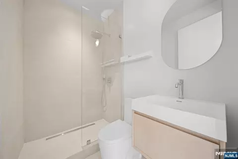 Bath - 23 Cherry Ct, Cresskill, NJ 07626 photo 1 of 4