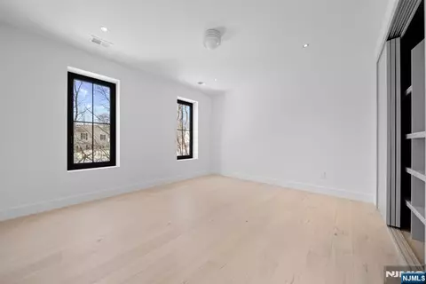 Bedroom - 23 Cherry Ct, Cresskill, NJ 07626 photo 5 of 8
