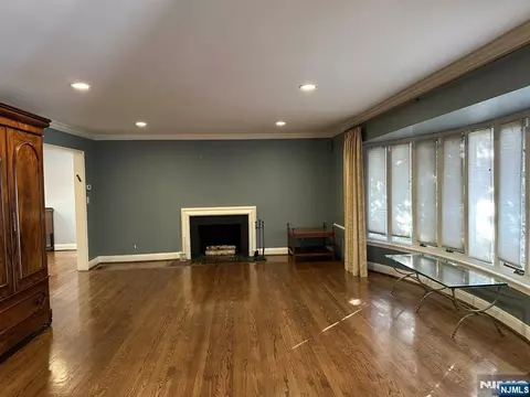 Living - 711 Camperdown Rd, Teaneck, NJ 07666 photo 1 of 2