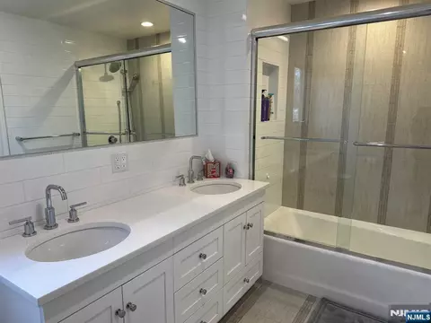 Bath - 711 Camperdown Rd, Teaneck, NJ 07666 photo 2 of 2