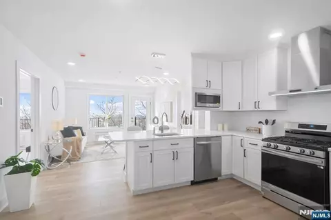 2601 Jane St #303, North Bergen, NJ 07047