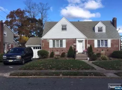 37-27 Hale Pl, Fair Lawn, NJ 07410