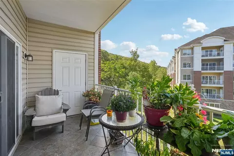 2217 Warrens Way, Wanaque, NJ 07465