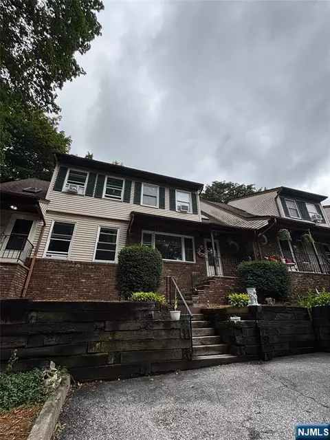 26 Wyker Rd, Franklin, NJ 07416