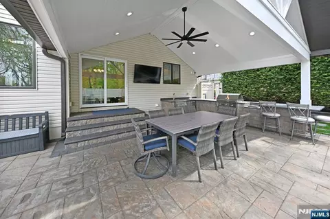 Exterior - 106 Arnot Pl, Paramus, NJ 07652 photo 5 of 7