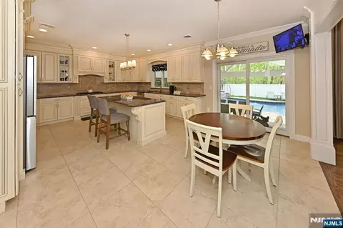 Kitchen - 106 Arnot Pl, Paramus, NJ 07652 photo 1 of 5
