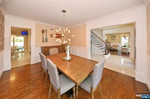 Dining - 106 Arnot Pl, Paramus, NJ 07652 photo 2 of 2