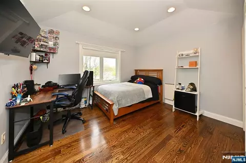 Bedroom - 106 Arnot Pl, Paramus, NJ 07652 photo 5 of 5