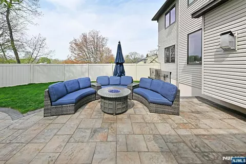 Exterior - 106 Arnot Pl, Paramus, NJ 07652 photo 6 of 7