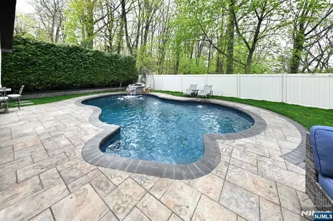 Exterior - 106 Arnot Pl, Paramus, NJ 07652 photo 7 of 7