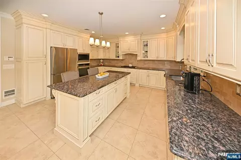Kitchen - 106 Arnot Pl, Paramus, NJ 07652 photo 2 of 5