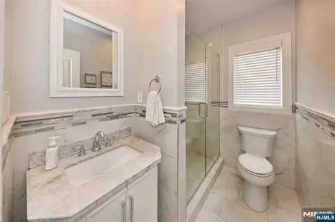 Bath - 106 Arnot Pl, Paramus, NJ 07652 photo 1 of 6