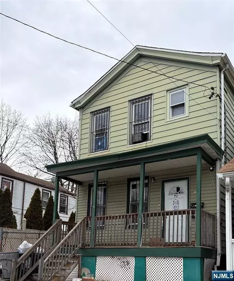33 7th St, Paterson, NJ 07522