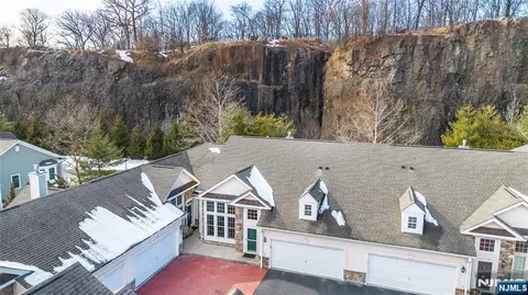 7 Graphite Dr, Little Falls, NJ 07424