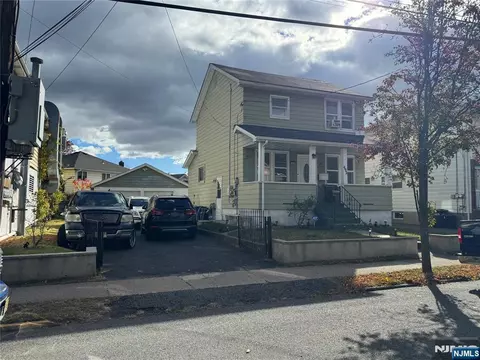 492 Westminster Pl, Lodi, NJ 07644