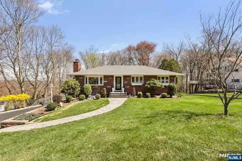 191 Hillcrest Ave, Hawthorne, NJ 07506