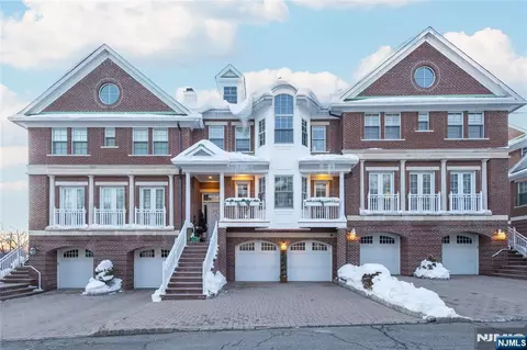 803 Heights Ln, Tenafly, NJ 07670