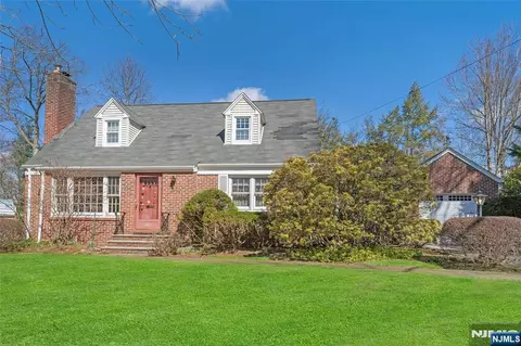 774 Austin Ave, Oradell, NJ 07649